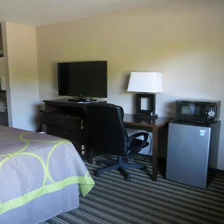 Super 8 By Wyndham Fort Myers Exterior photo